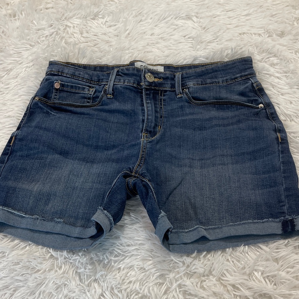 Levis DENIZEN Denim Blue Women's Shorts SIZE 6 waist 28